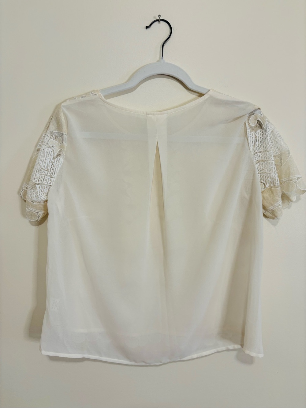Women's Cream Lace Overlay Short Sleeve Top - Picture 3 of 6